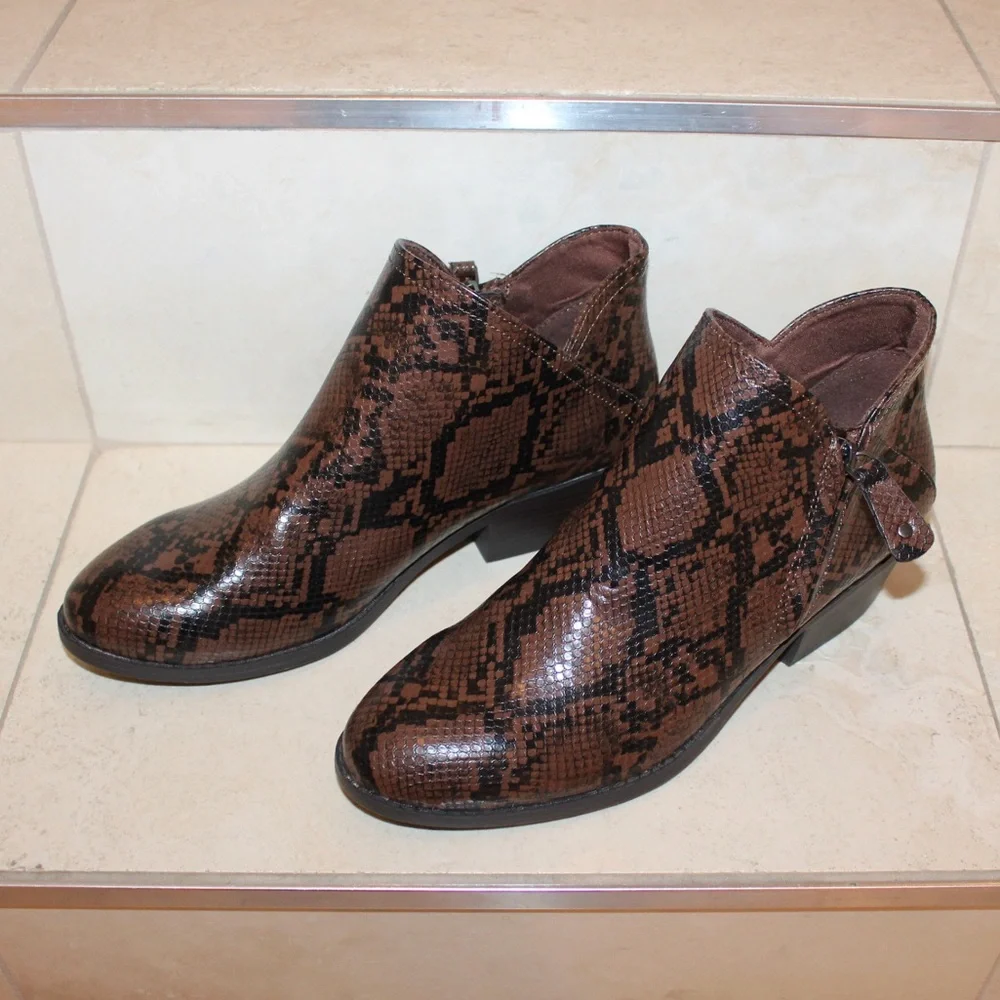 SO brown snake booties (women’s 9.5) (NWT) - Picture 3 of 12